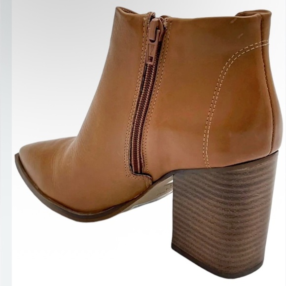 Elegant Brown Ankle Booties AREZZO, leather!​​ Scratches in leather! - Picture 9 of 11